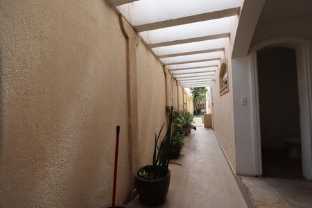 Casa para alugar com 360m², 2 quartos e 4 vagasCorredor Lateral