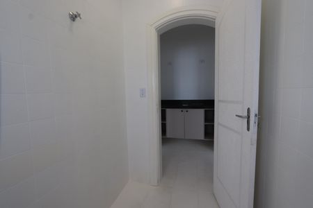 Casa para alugar com 360m², 2 quartos e 4 vagasBanheiro dos Quartos