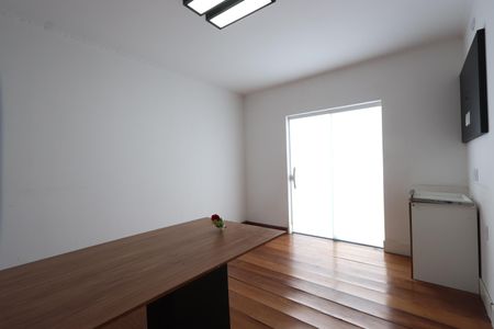 Casa para alugar com 360m², 2 quartos e 4 vagasSuíte