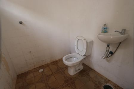 Casa para alugar com 360m², 2 quartos e 4 vagasBanheiro de serviço