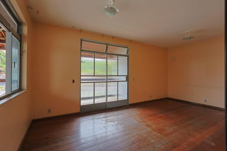 Casa para alugar com 484m², 3 quartos e 4 vagasSala