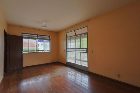 Sala de casa para alugar com 3 quartos, 484m² em Universitário, Belo Horizonte