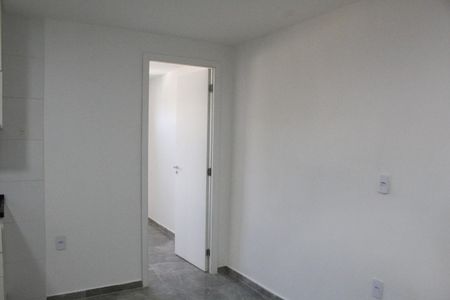 Sala/Cozinha de apartamento para alugar com 1 quarto, 45m² em Anil, Rio de Janeiro