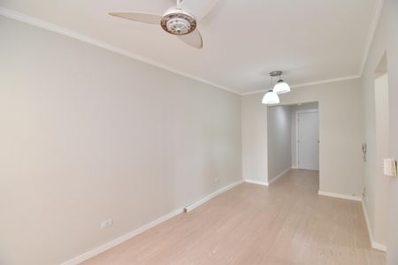 Sala de apartamento para alugar com 2 quartos, 68m² em Champagnat, Curitiba