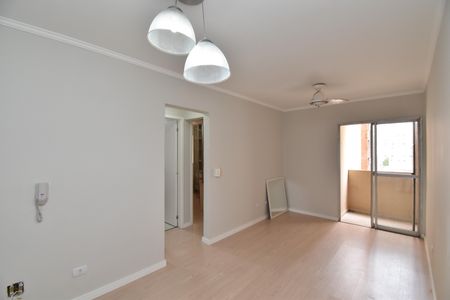 Sala de apartamento para alugar com 2 quartos, 68m² em Champagnat, Curitiba