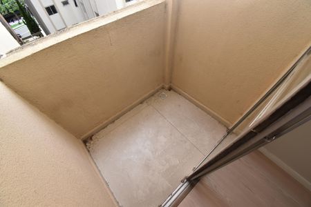 Varanda de apartamento para alugar com 2 quartos, 68m² em Champagnat, Curitiba