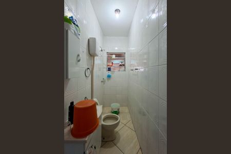 Casa para alugar com 450m², 3 quartos e 2 vagas Casa para alugar com 450m², 3 quartos e 2 vagasBanheiro da edicula