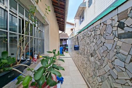 Casa para alugar com 450m², 3 quartos e 2 vagas Casa para alugar com 450m², 3 quartos e 2 vagasCorredor