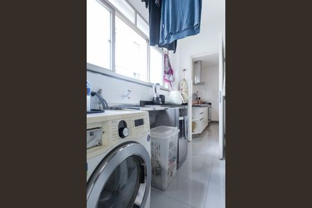 Apartamento à venda com 210m², 3 quartos e 2 vagas Apartamento à venda com 210m², 3 quartos e 2 vagasÁrea de Serviço