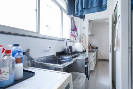 Apartamento à venda com 210m², 3 quartos e 2 vagas Apartamento à venda com 210m², 3 quartos e 2 vagasÁrea de Serviço