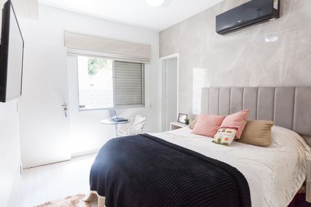 Apartamento à venda com 210m², 3 quartos e 2 vagas Apartamento à venda com 210m², 3 quartos e 2 vagassuite