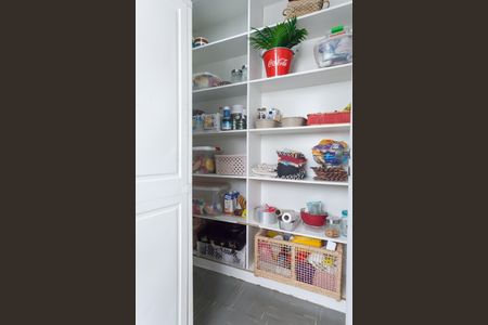 Apartamento à venda com 210m², 3 quartos e 2 vagas Apartamento à venda com 210m², 3 quartos e 2 vagasDespensa