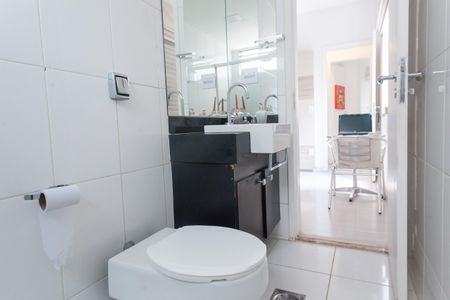 Apartamento à venda com 210m², 3 quartos e 2 vagas Apartamento à venda com 210m², 3 quartos e 2 vagasbanheiro suite