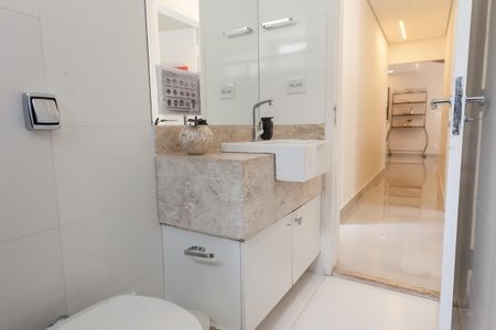 Apartamento à venda com 210m², 3 quartos e 2 vagas Apartamento à venda com 210m², 3 quartos e 2 vagasBanheiro Social