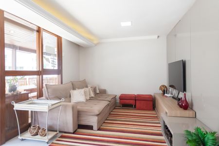 Apartamento à venda com 210m², 3 quartos e 2 vagas Apartamento à venda com 210m², 3 quartos e 2 vagasSala de TV