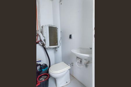 Apartamento à venda com 210m², 3 quartos e 2 vagas Apartamento à venda com 210m², 3 quartos e 2 vagasBanheiro de serviço