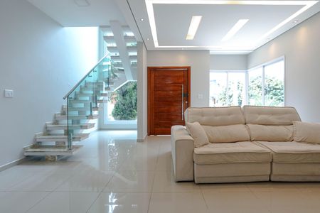 Sala de casa de condomínio para alugar com 3 quartos, 164m² em Jardim Rubi, Mogi das Cruzes