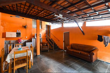 Casa à venda com 312m², 6 quartos e sem vaga Casa à venda com 312m², 6 quartos e sem vagaCozinha casa 2