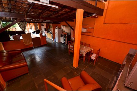 Casa à venda com 312m², 6 quartos e sem vaga Casa à venda com 312m², 6 quartos e sem vagaCozinha casa 2