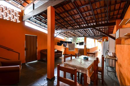 Casa à venda com 312m², 6 quartos e sem vaga Casa à venda com 312m², 6 quartos e sem vagaCozinha casa 2