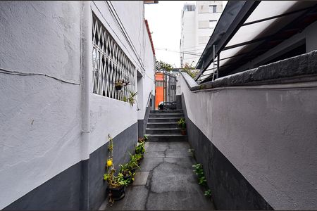 Casa à venda com 312m², 6 quartos e sem vaga Casa à venda com 312m², 6 quartos e sem vagaEntrada