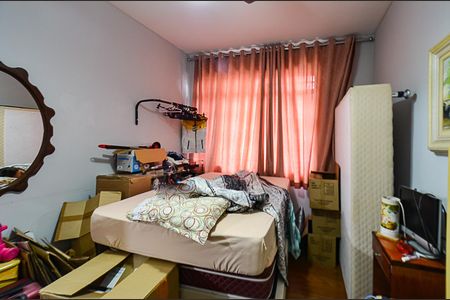 Casa à venda com 312m², 6 quartos e sem vaga Casa à venda com 312m², 6 quartos e sem vagaQuarto 3 casa 1