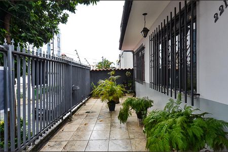 Casa à venda com 312m², 6 quartos e sem vaga Casa à venda com 312m², 6 quartos e sem vagaEntrada