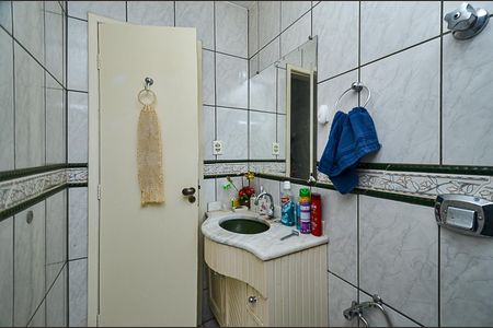 Casa à venda com 312m², 6 quartos e sem vaga Casa à venda com 312m², 6 quartos e sem vagaBanheiro Social casa 2