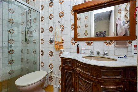 Casa à venda com 312m², 6 quartos e sem vaga Casa à venda com 312m², 6 quartos e sem vagaBanheiro Suíte casa 1