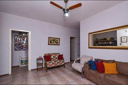 Casa à venda com 312m², 6 quartos e sem vaga Casa à venda com 312m², 6 quartos e sem vagaSala casa 1