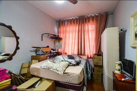 Casa à venda com 312m², 6 quartos e sem vaga Casa à venda com 312m², 6 quartos e sem vagaQuarto 3 casa 1