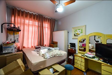 Casa à venda com 312m², 6 quartos e sem vaga Casa à venda com 312m², 6 quartos e sem vagaQuarto 3 casa 1