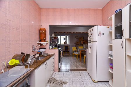 Casa à venda com 312m², 6 quartos e sem vaga Casa à venda com 312m², 6 quartos e sem vagaCozinha casa 1