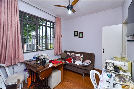 Casa à venda com 312m², 6 quartos e sem vaga Casa à venda com 312m², 6 quartos e sem vagaQuarto 1 casa 1