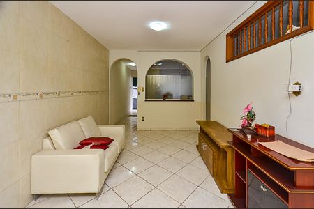 Casa à venda com 312m², 6 quartos e sem vaga Casa à venda com 312m², 6 quartos e sem vagaSala casa 2