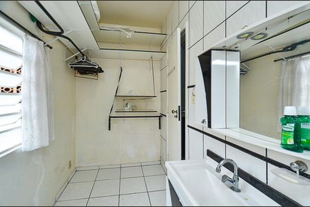 Casa à venda com 312m², 6 quartos e sem vaga Casa à venda com 312m², 6 quartos e sem vagaBanheiro Suíte casa 2