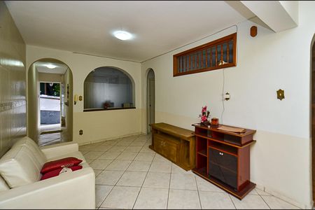 Casa à venda com 312m², 6 quartos e sem vaga Casa à venda com 312m², 6 quartos e sem vagaSala casa 2