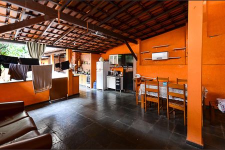 Casa à venda com 312m², 6 quartos e sem vaga Casa à venda com 312m², 6 quartos e sem vagaCozinha casa 2