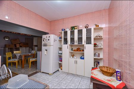 Casa à venda com 312m², 6 quartos e sem vaga Casa à venda com 312m², 6 quartos e sem vagaCozinha casa 1