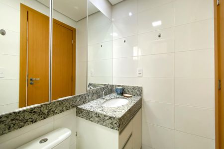 Apartamento para alugar com 56m², 2 quartos e 2 vagas Apartamento para alugar com 56m², 2 quartos e 2 vagasBanheiro da Suíte 1