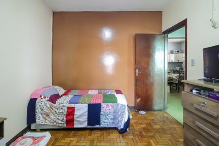 Casa à venda com 328m², 5 quartos e 6 vagasQuarto 2