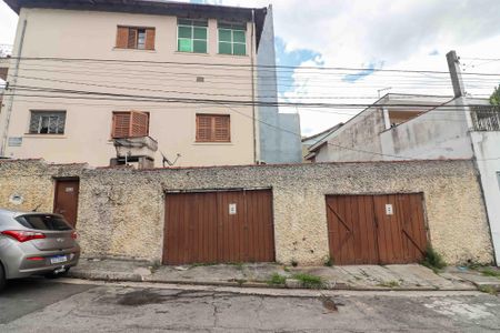 Casa à venda com 328m², 5 quartos e 6 vagasEntrada Lateral