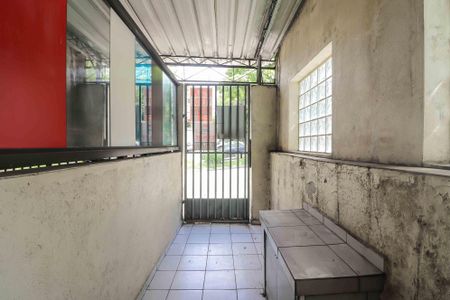 Casa à venda com 328m², 5 quartos e 6 vagasCorredor