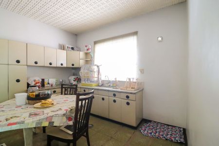 Casa à venda com 328m², 5 quartos e 6 vagasSala de Jantar