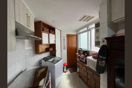 Apartamento à venda com 110m², 3 quartos e 2 vagas Apartamento à venda com 110m², 3 quartos e 2 vagasCozinha e Área de Serviço