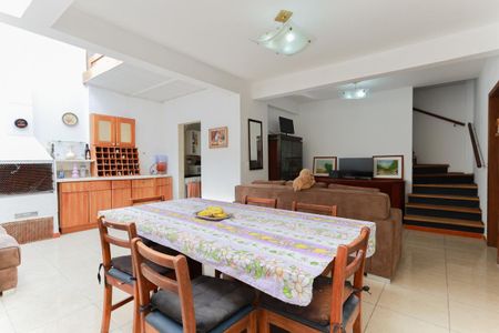 Casa à venda com 180m², 4 quartos e 1 vagaSala