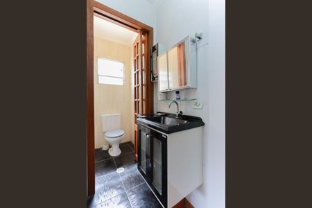 Casa à venda com 180m², 4 quartos e 1 vagaBanheiro da suíte 2