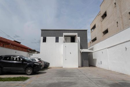 Casa de condomínio à venda com 81m², 2 quartos e 1 vagaFachada