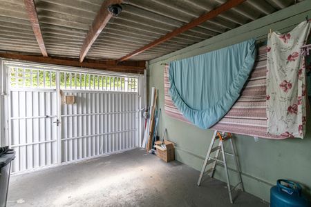 Casa à venda com 247m², 2 quartos e 1 vaga Casa à venda com 247m², 2 quartos e 1 vagaGaragem