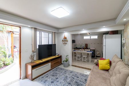 Sala de casa à venda com 2 quartos, 247m² em Vila Londrina, São Paulo
